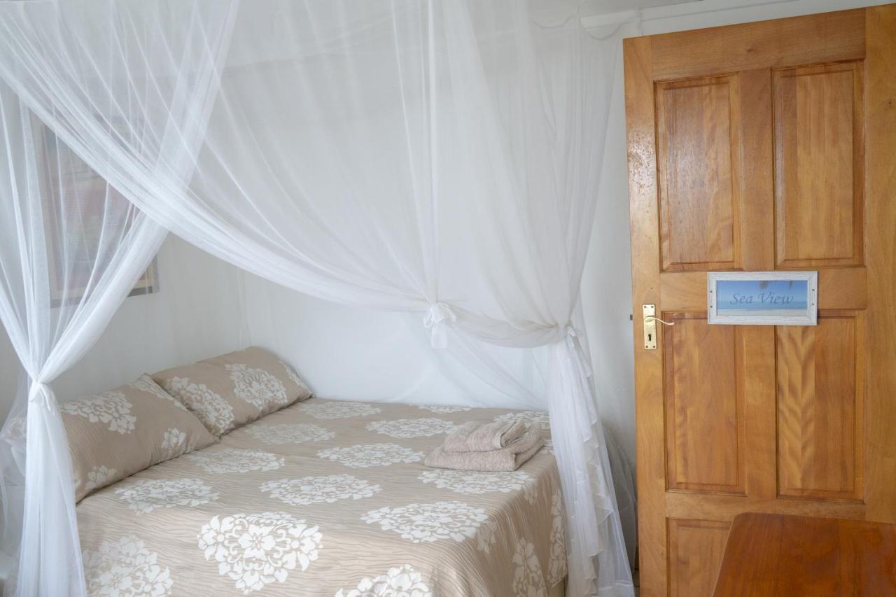 C-Mew Guest House Tofo Exterior photo